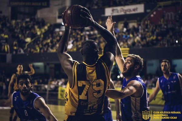 Básquetbol | Peñarol derrotó a Yale y sigue a paso triunfal